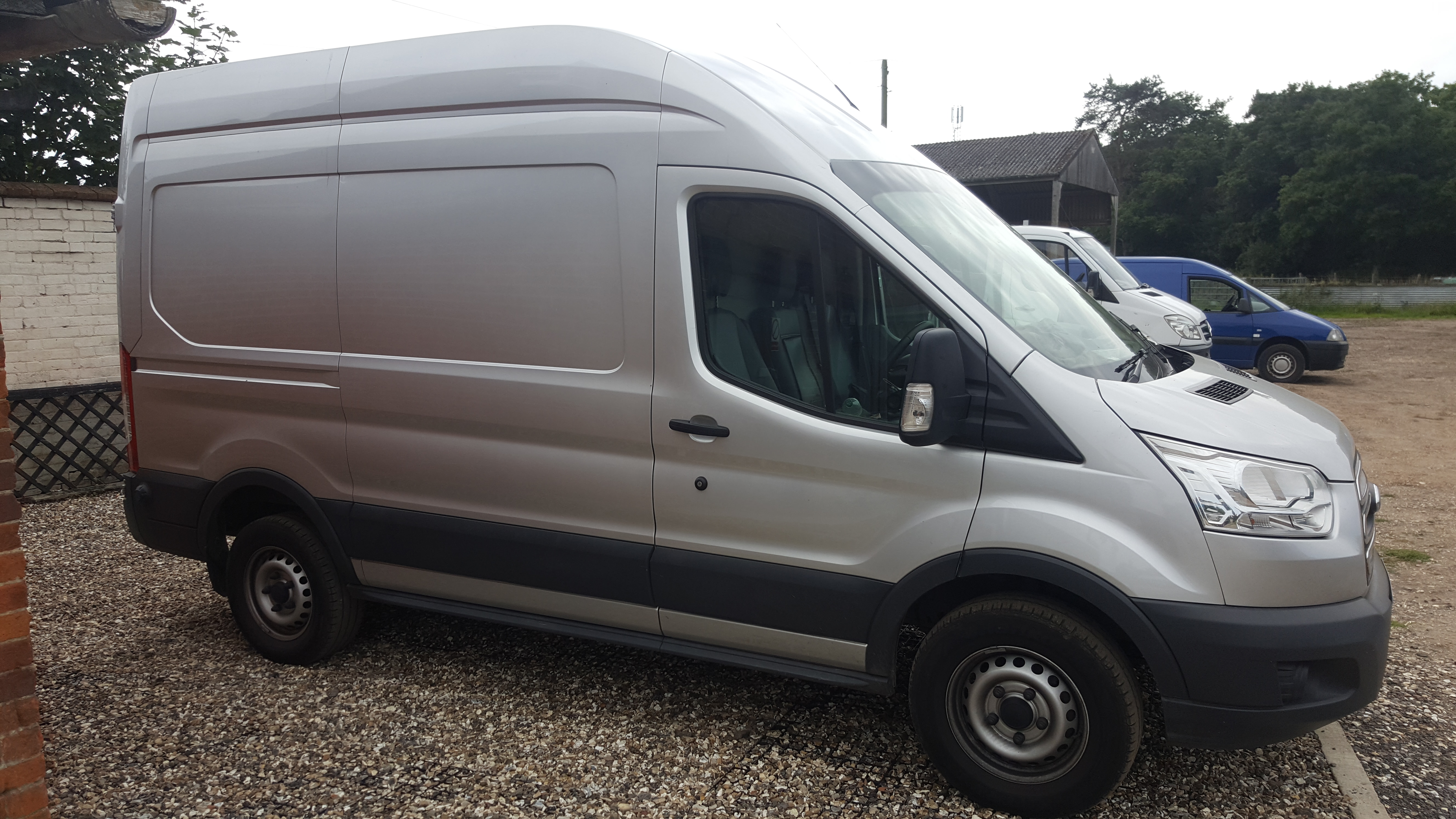 Ford Transit 350 H/R P/V 2.2 MWB for 